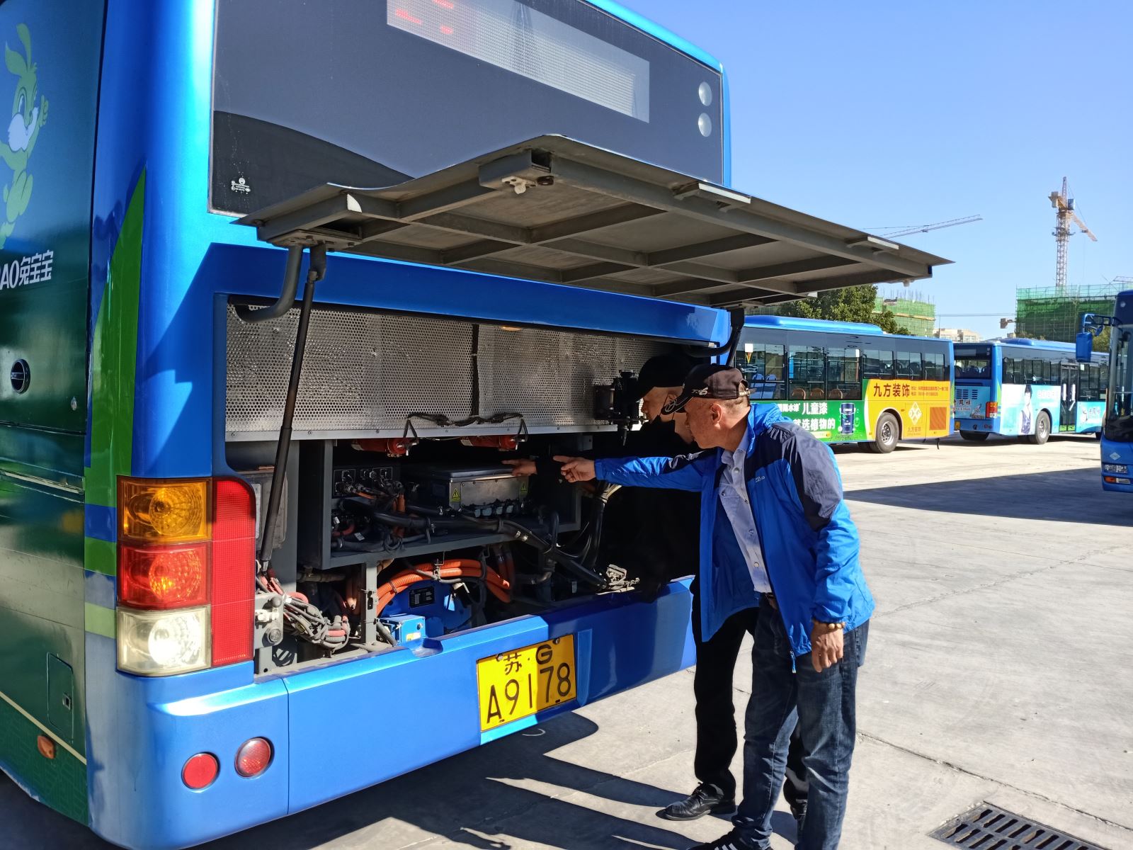 公交集團公交事業(yè)一部做好運營車輛隱患“回頭看”